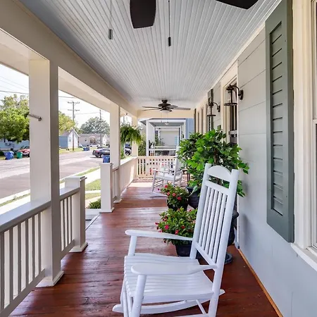 Villa Missouri Retreat With Deck, Grill And Shuffleboard!